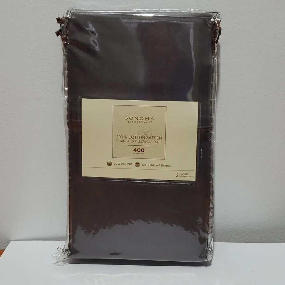 NWT Sonoma 400 Thread Count 2 Standard Pillowcases